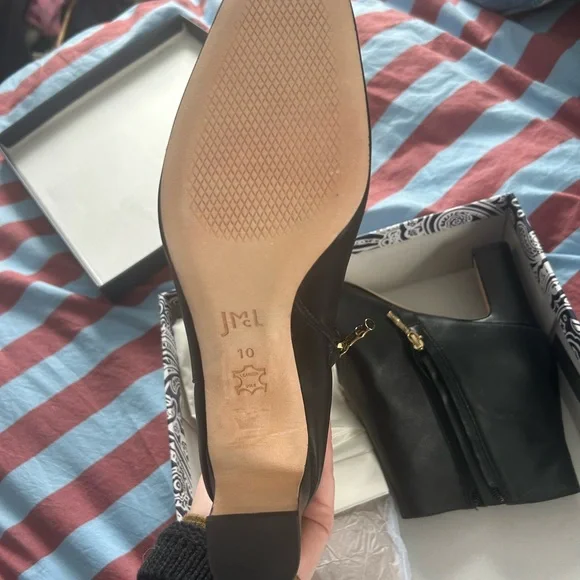 J MCLAUGHLIN GLORIA LEATHER ANKLE BOOT BLACK SZ 10 MODERN CHIC PREPPY OFFICE - Picture 2 of 6